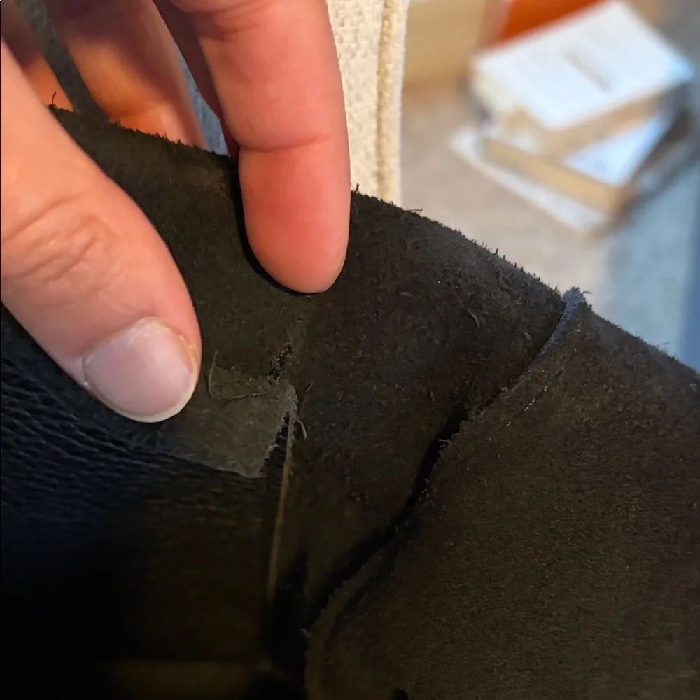 Black Leather Shoulder Bag with Side Tie - Picture 4 of 6